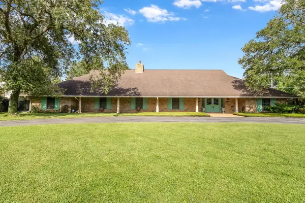 2295 Thomas Road, Beaumont, TX 77706