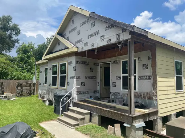 260 Rosen St., Bridge City, TX 77611