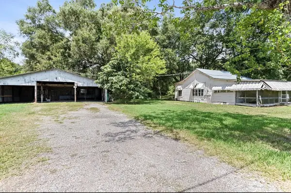2104 HWY 365, Nome, TX 77629