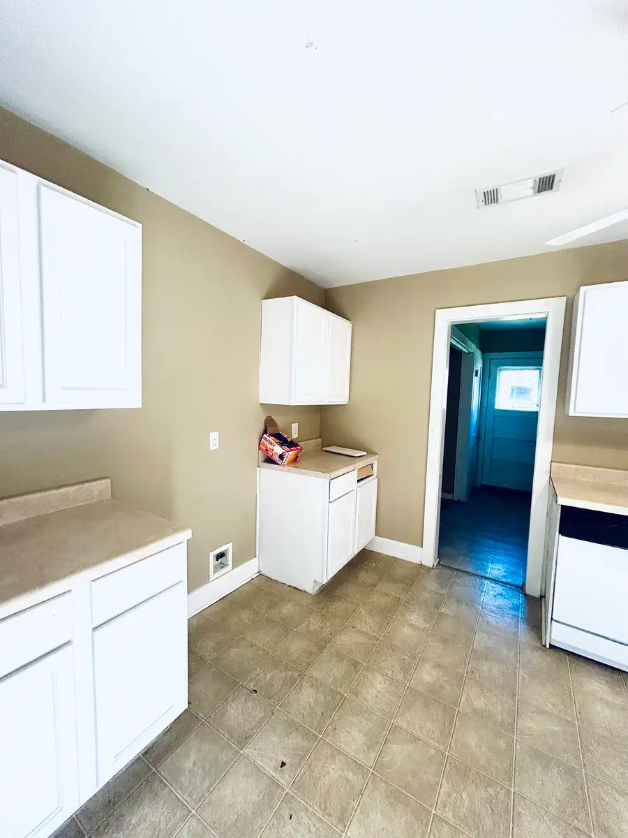 3748 Kinard Ave, Groves, TX 77619 - #3