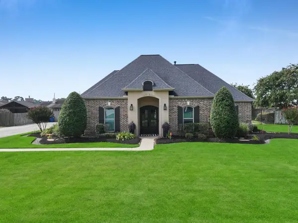 613 Continental Dr., Bridge City, TX 77611
