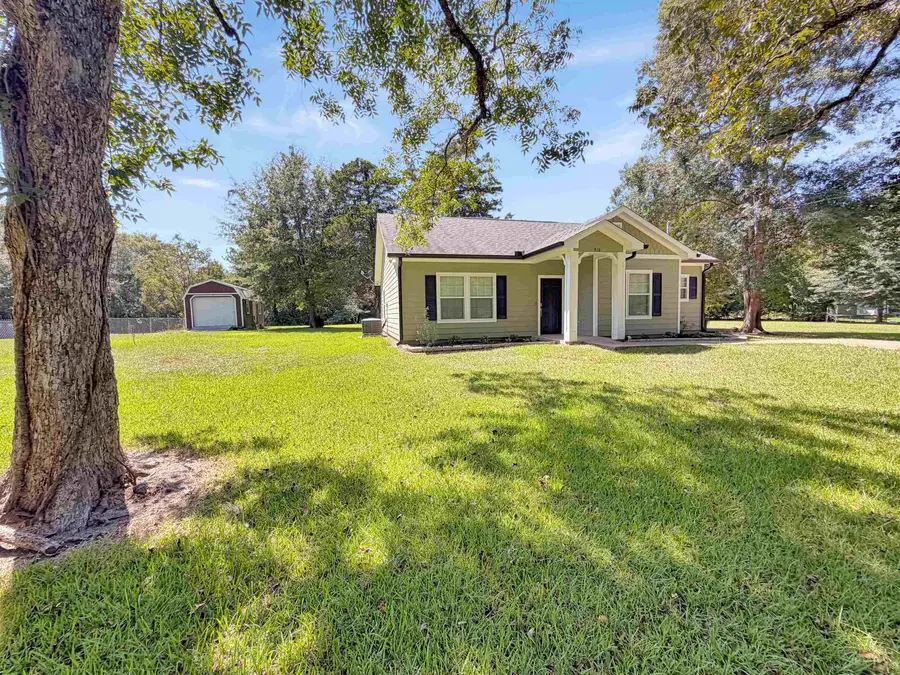 916 S 2nd Ave, Kirbyville, TX 75956 - #3