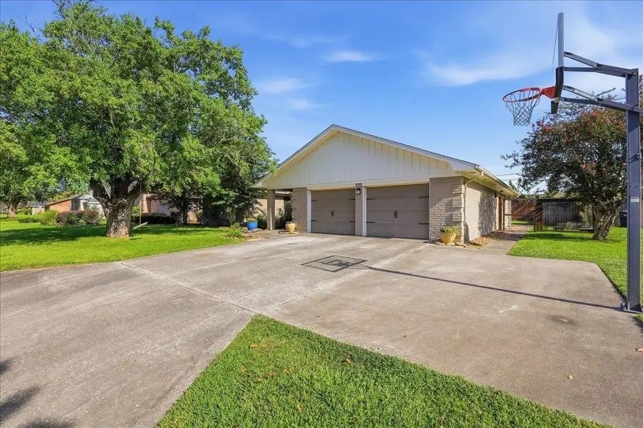7008 Limerick Dr, Beaumont, TX 77706 - #2