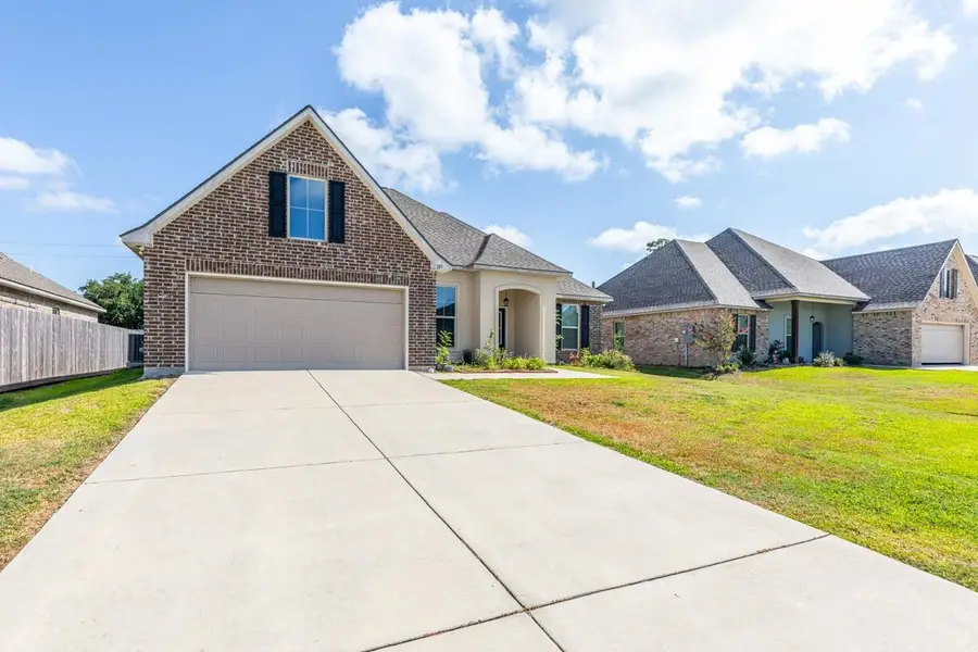 103 Hayden Ln., Bridge City, TX 77630 - #2