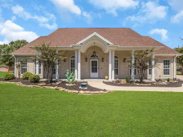 985 Sharp St, Bridge City, TX 77611-4720