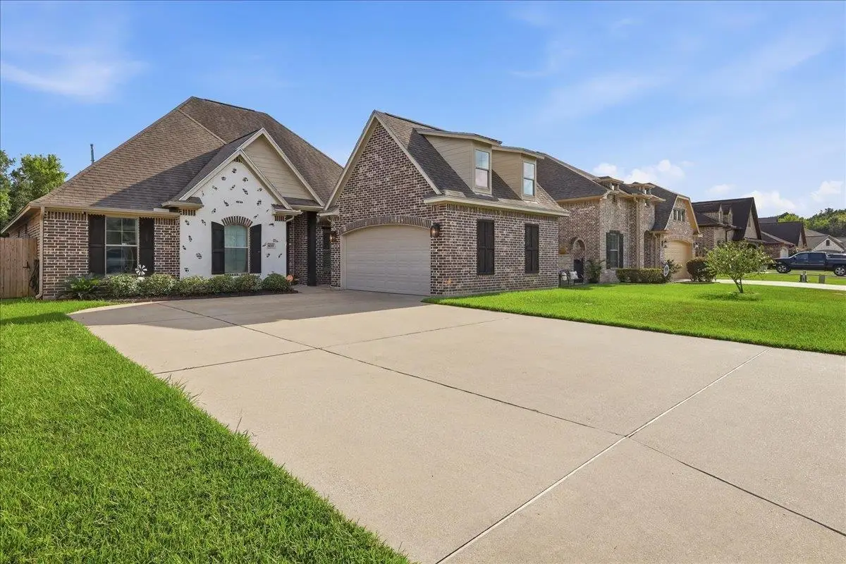 8155 QUAIL HOLLOW DR, Beaumont, TX 77707 - #1