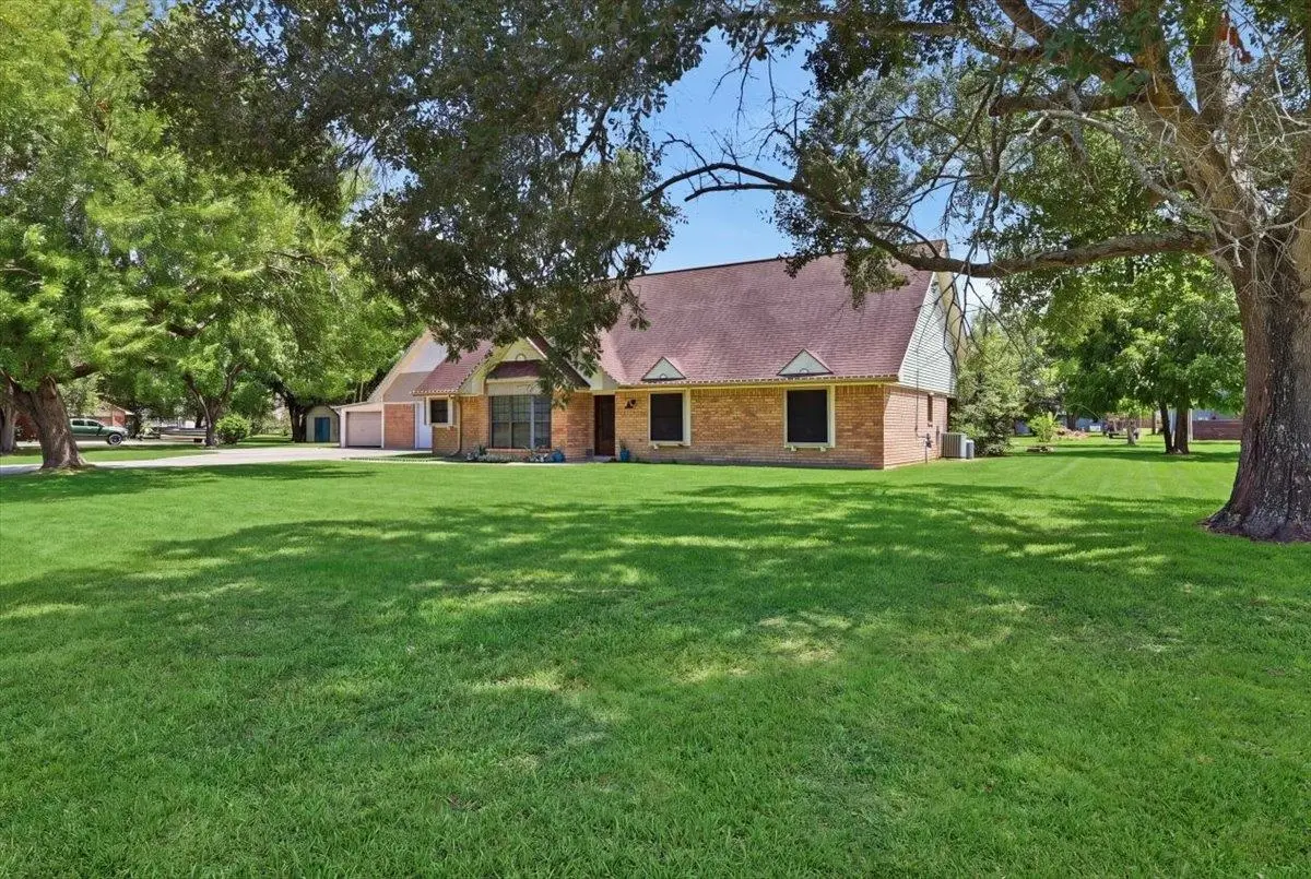 10867 Greenway Drive, Beaumont, TX 77705 - #1