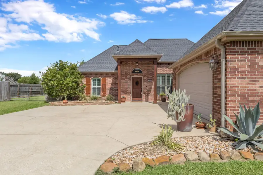 195 Stephanie Dr., Orange, TX 77630 - #2