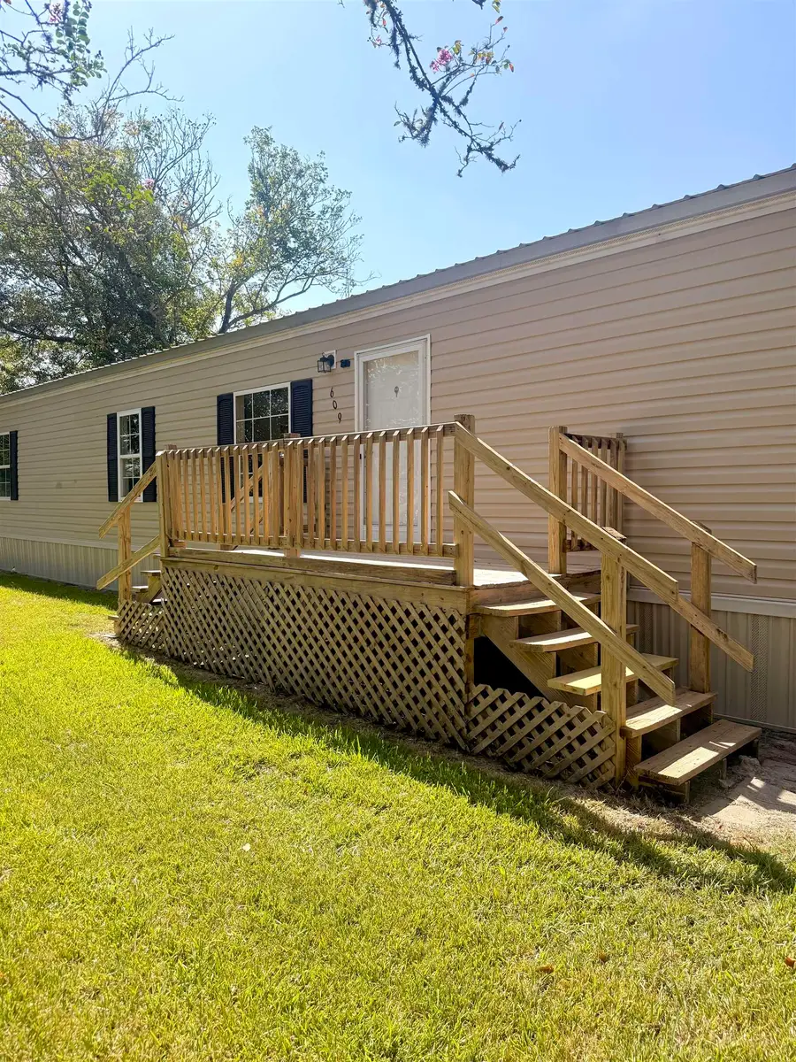 609 W Dogwood St, Orange, TX 77630 - #2