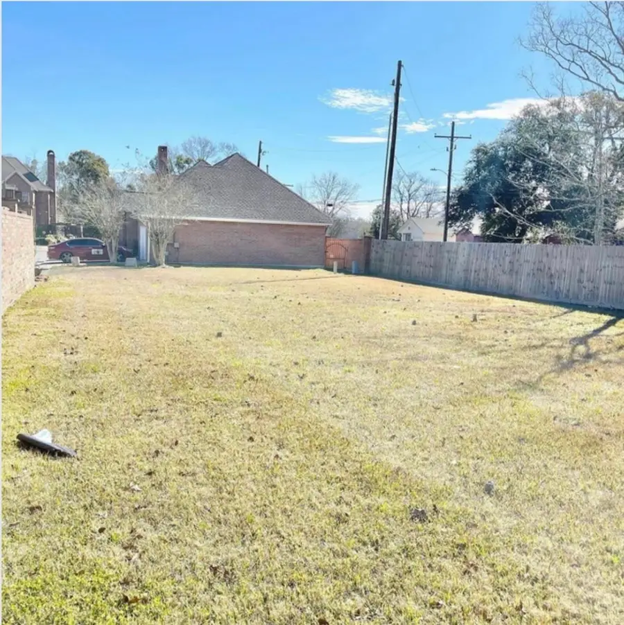 6 Regency Place, Orange, TX 77630 - #2