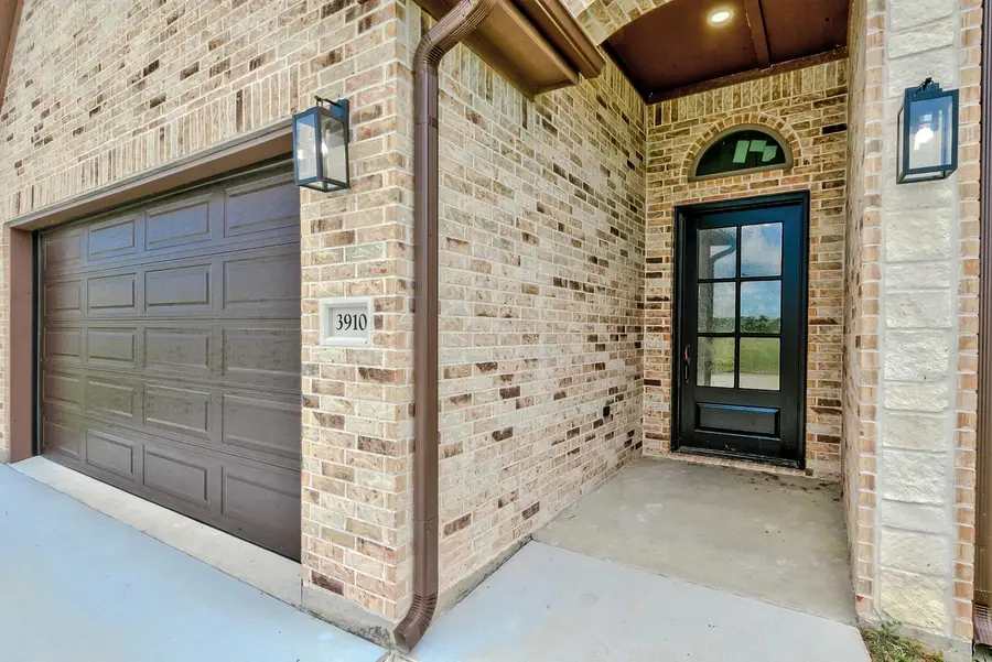 3910 Uzma Wood St, Beaumont, TX 77706 - #3