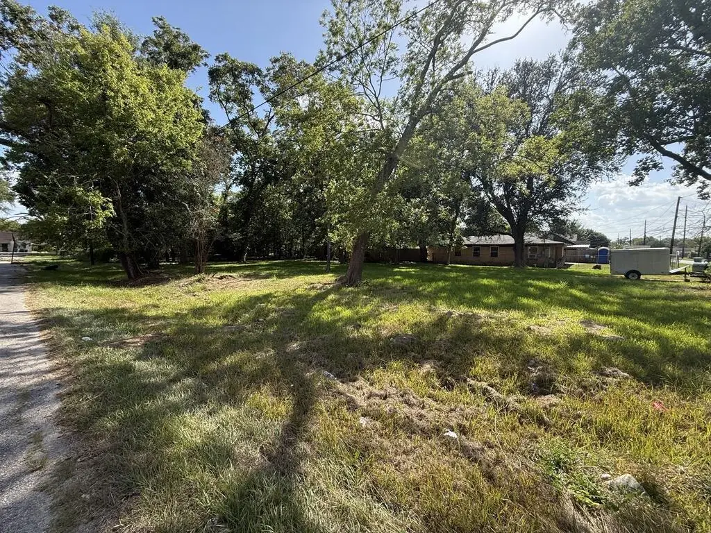 2015 Toledo St., Beaumont, TX 77703 - #1