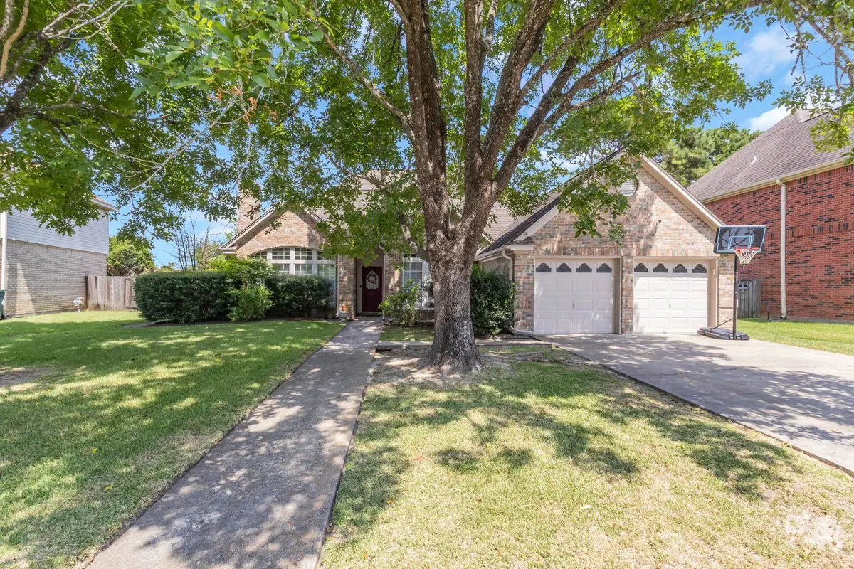 9650 Meadowcreek Dr, Beaumont, TX 77706 - #1