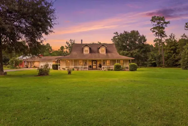 6034 Hidden Meadows, Orange, TX 77632-3596