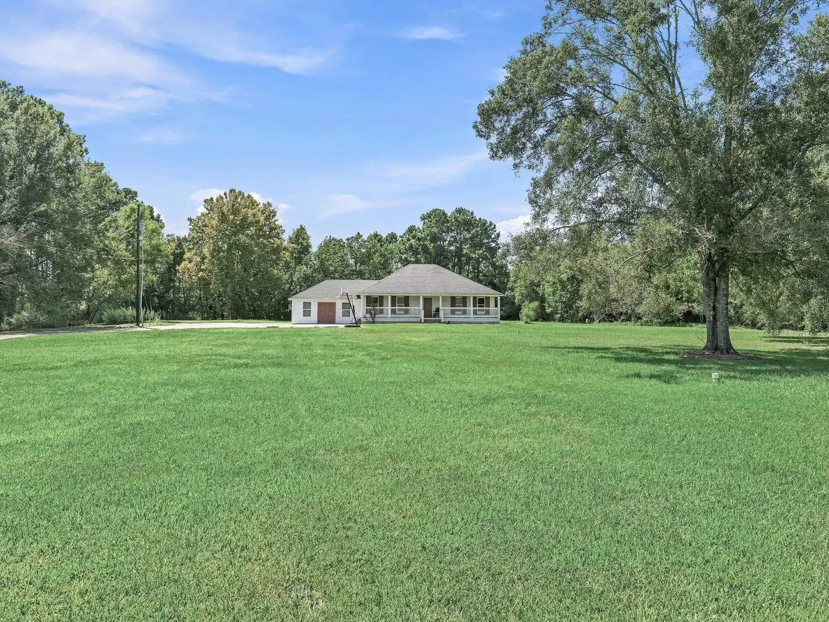2904 Garrison Ln, Orange, TX 77630 - #1
