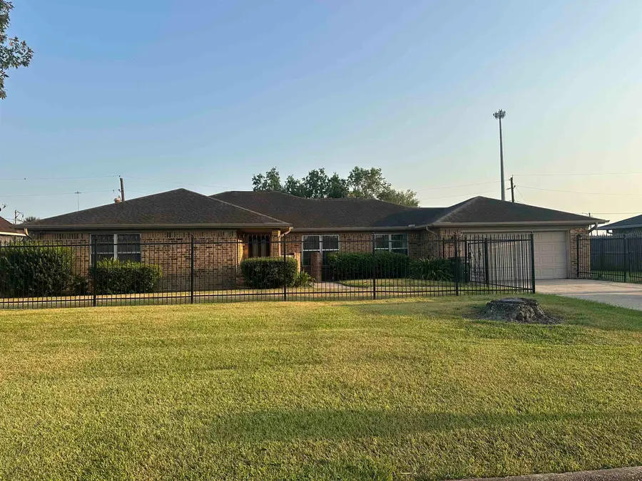 2675 Dauphine Place, Beaumont, TX 77705 - #2