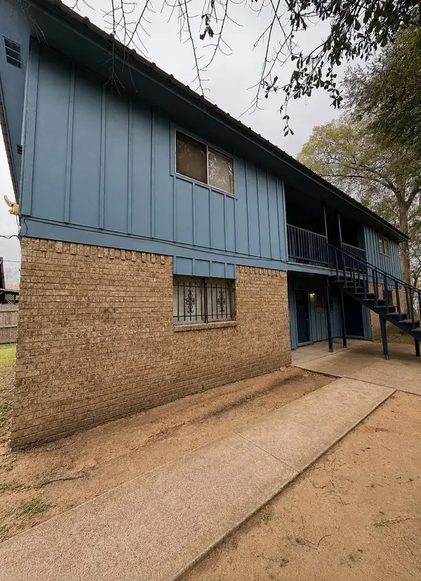2170 South St, Beaumont, TX 77701