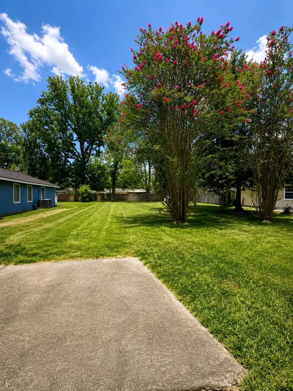 3942 Broadmoor Dr., Beaumont, TX 77707