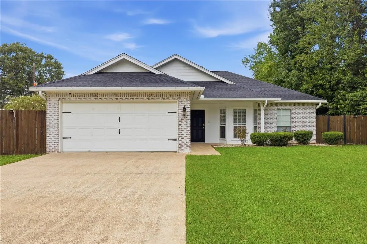 495 Moore Dr, Vidor, TX 77662 - #1