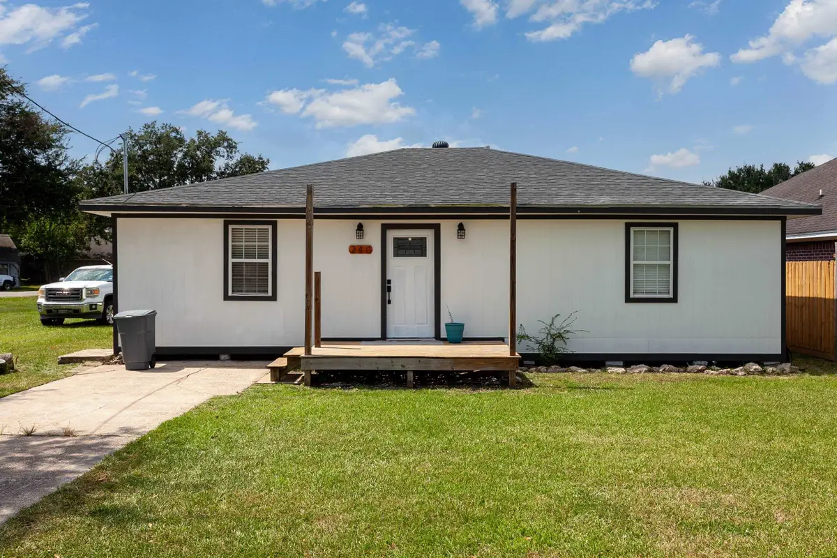 240 Boston, Nederland, TX 77627 - #1