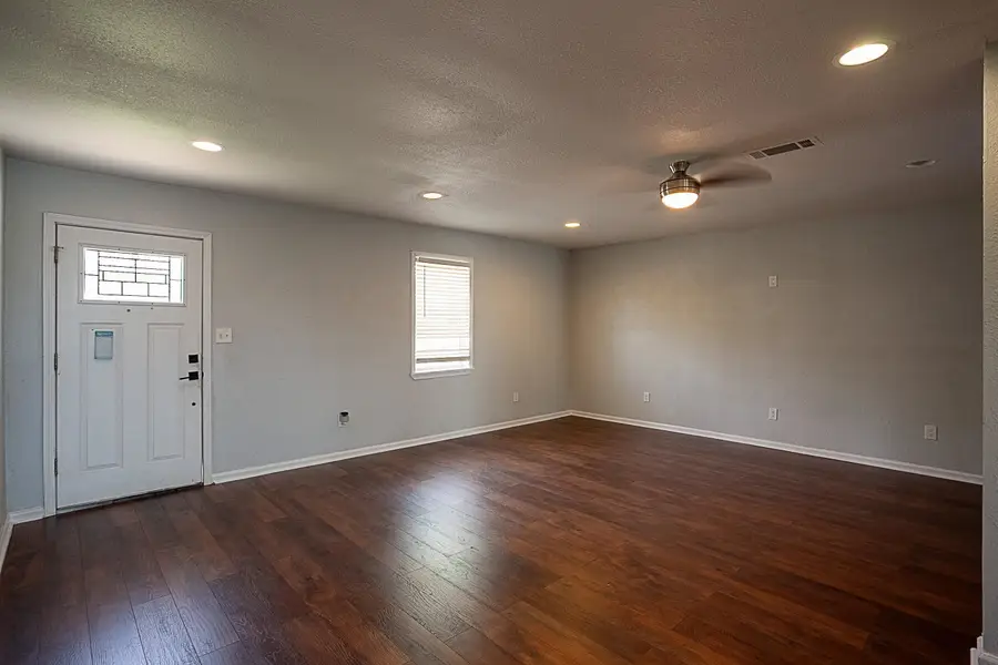 240 Boston, Nederland, TX 77627 - #2
