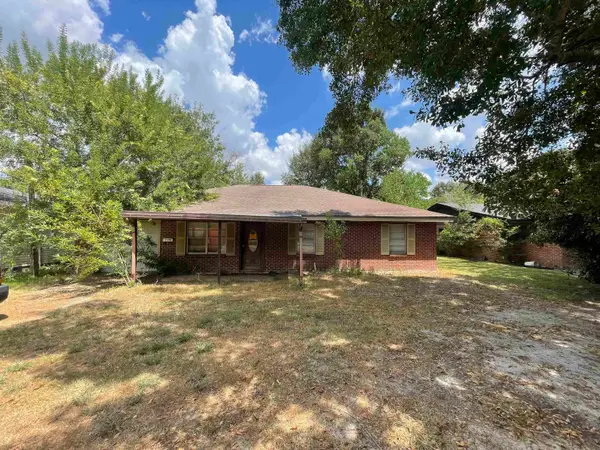 235 Dupuis St., Bridge City, TX 77611