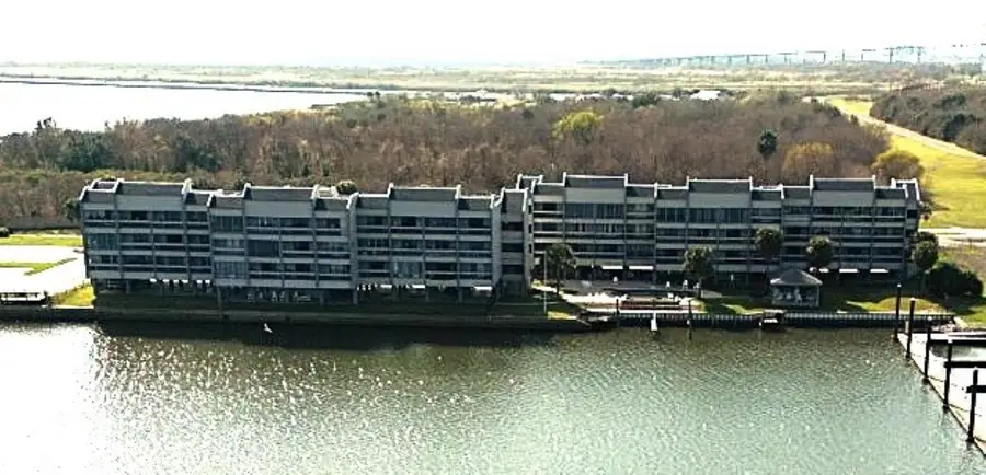 560 Pleasure Island Blvd Unit 111, Port Arthur, TX 77640 - #3