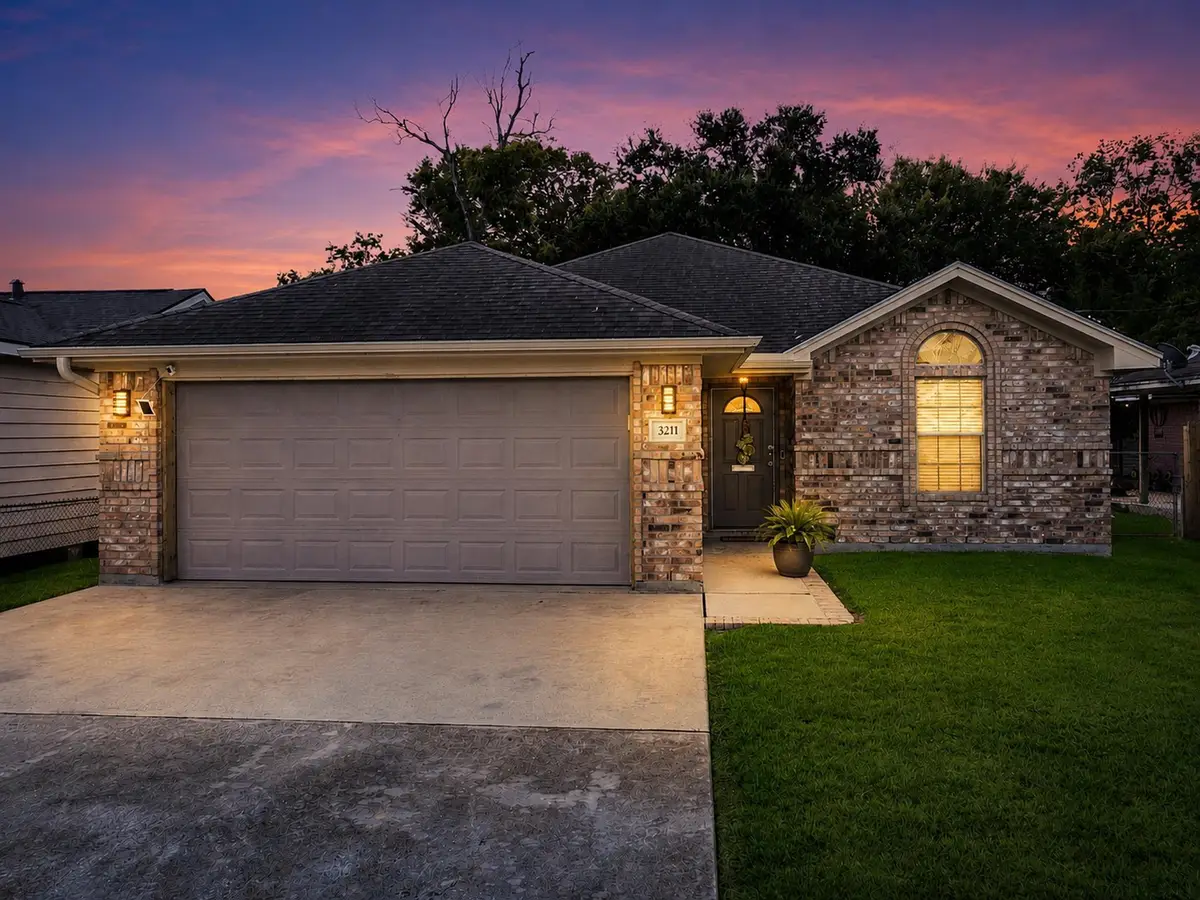3211 Avenue G, Nederland, TX 77627 - #1
