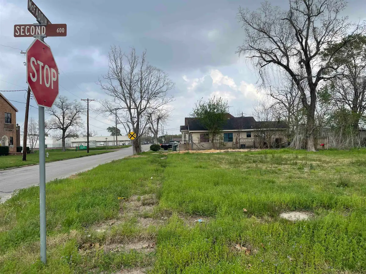 562 2nd St, Beaumont, TX 77701 - #1