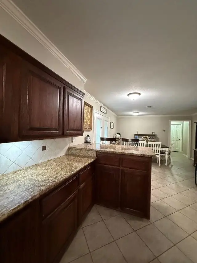 611 S 5, Nederland, TX 77627 - #3