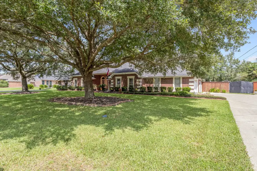 1100 Dawnwood Dr, Orange, TX 77632 - #2