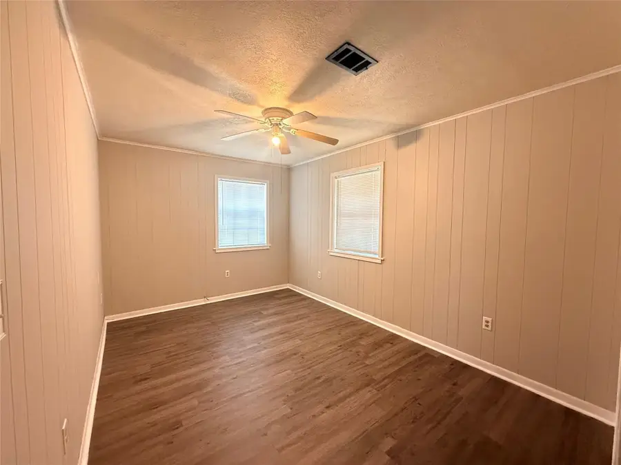 800 N Beech, Woodville, TX 75979 - #3