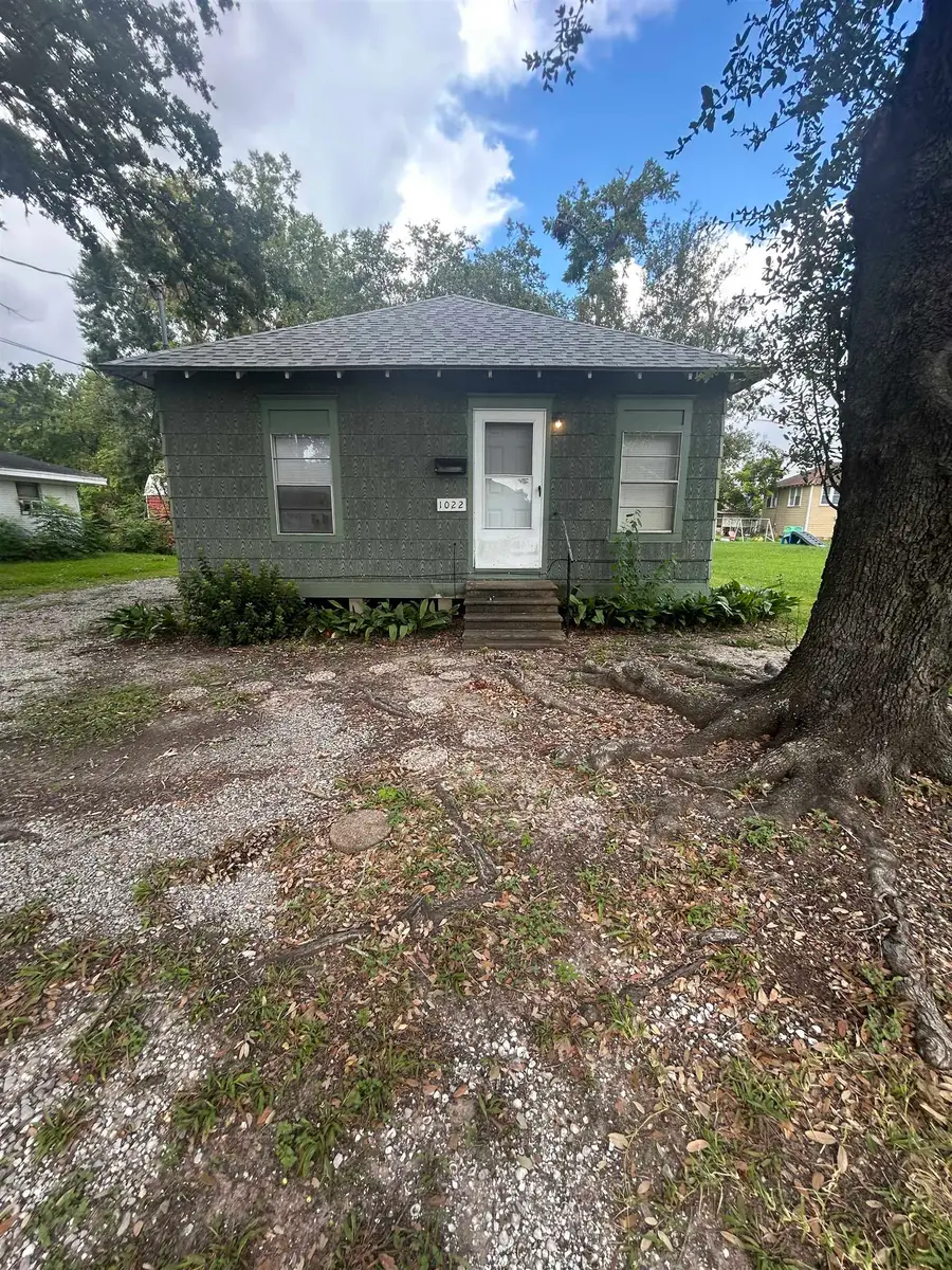 1022 Wilson St, Port Neches, TX 77651 - #2