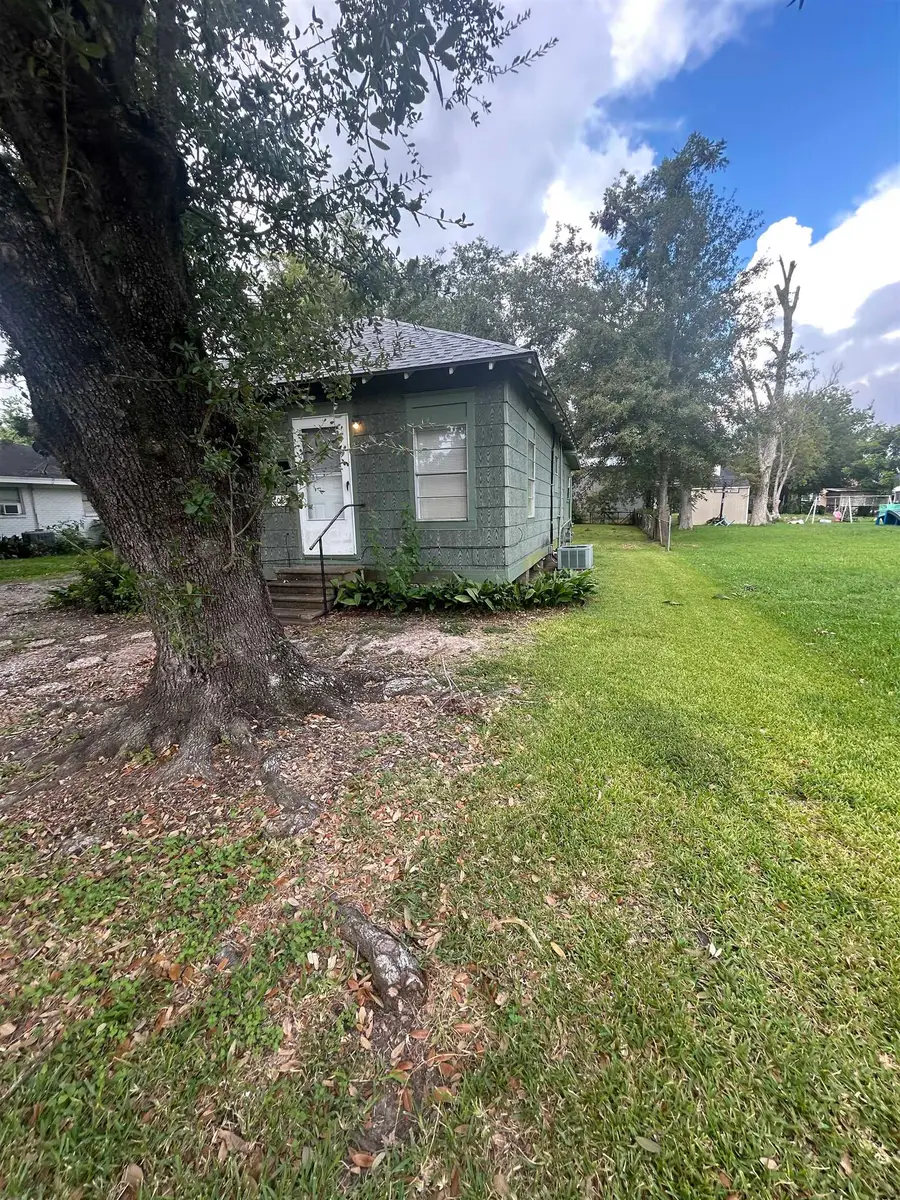 1022 Wilson St, Port Neches, TX 77651 - #3