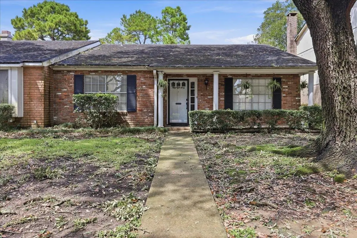 5860 Townhouse Ln, Beaumont, TX 77707 - #1