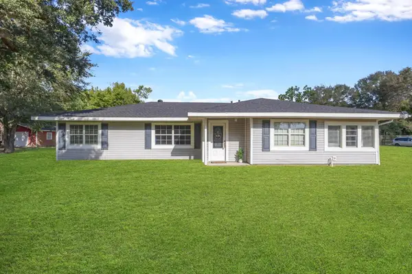 835 Vivian, Bridge City, TX 77611
