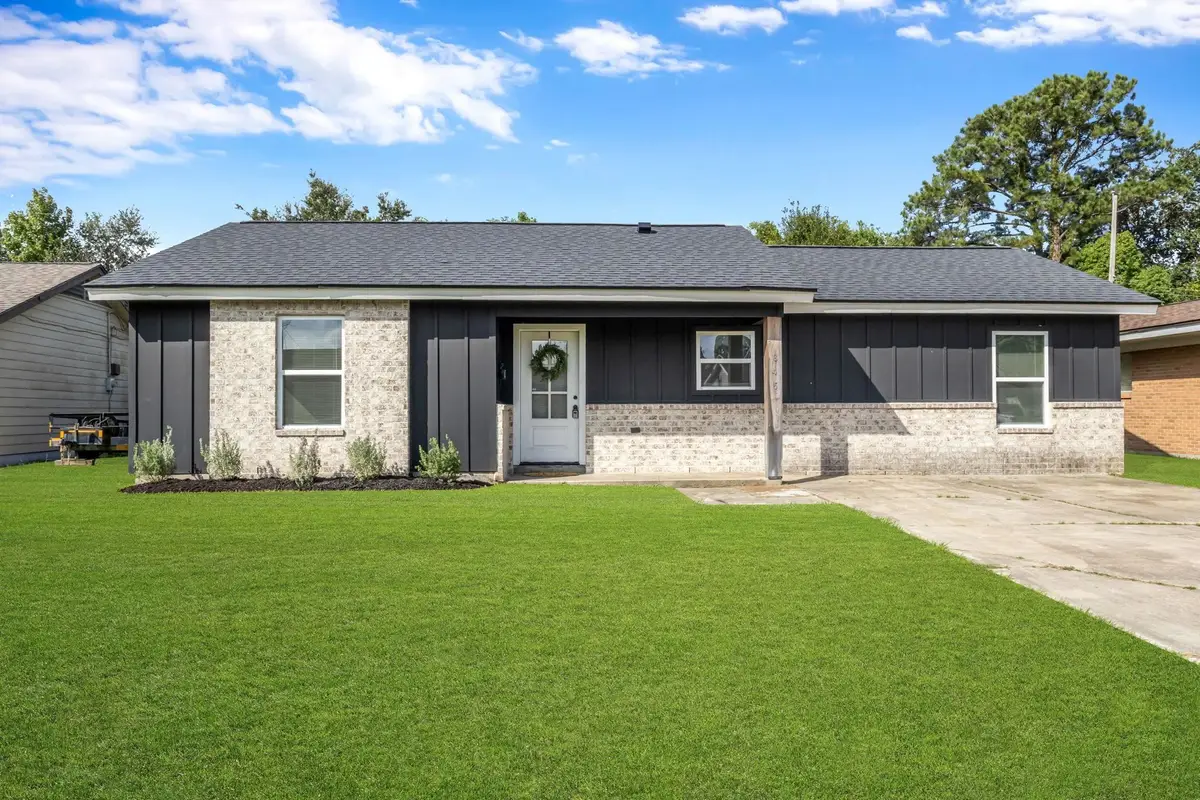 845 Connecticut Dr., Bridge City, TX 77611 - #1