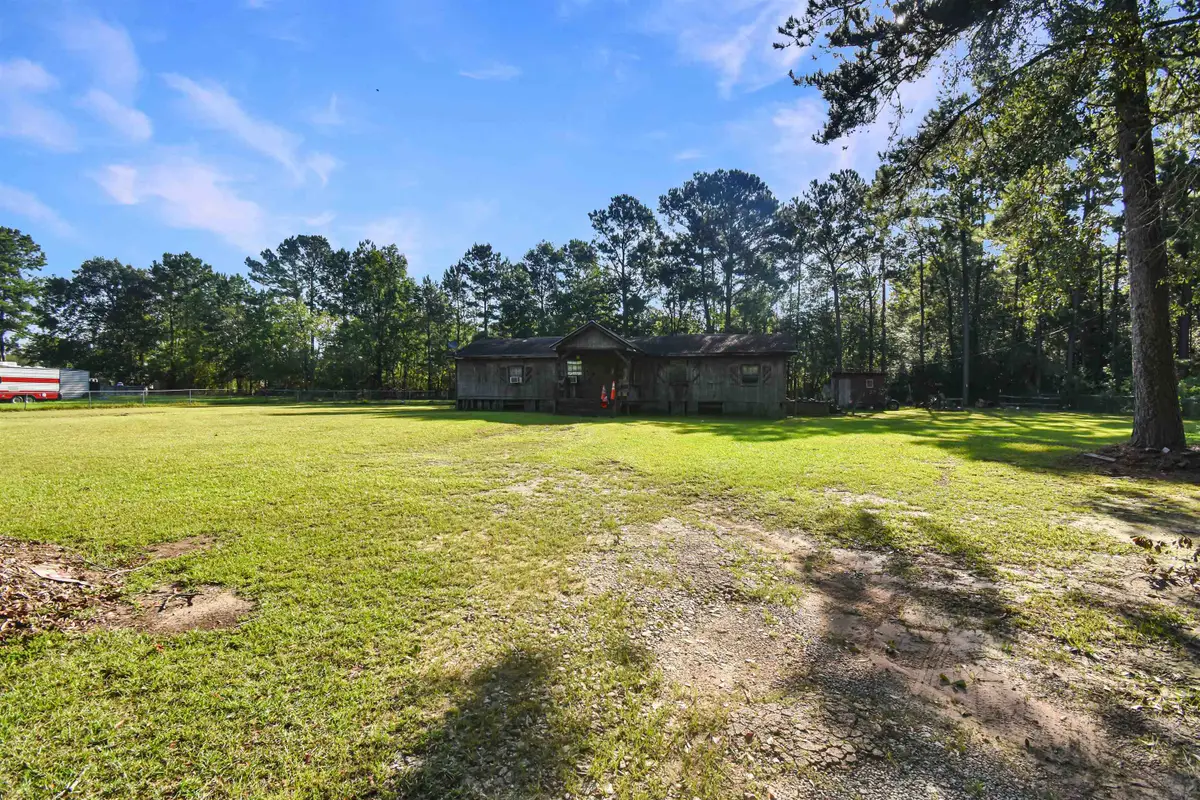 2804 Shady Oak Dr, Silsbee, TX 77656 - #1