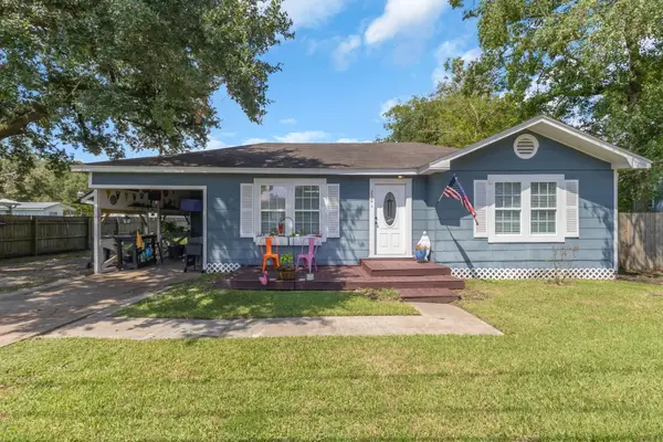 250 W Herring, Sour Lake, TX 77659