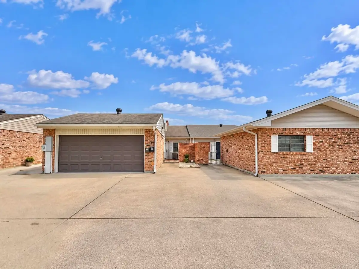 3020 Plaza CV, Port Arthur, TX 77642 - #1