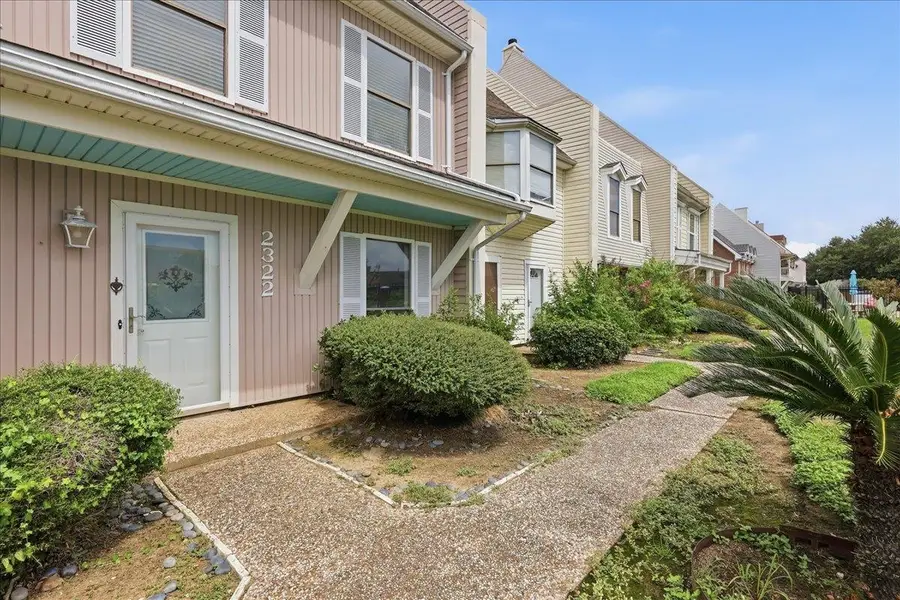 2322 Knickerbocker Ln, Nederland, TX 77627 - #2