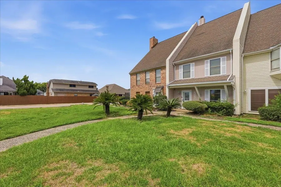 2322 Knickerbocker Ln, Nederland, TX 77627 - #3