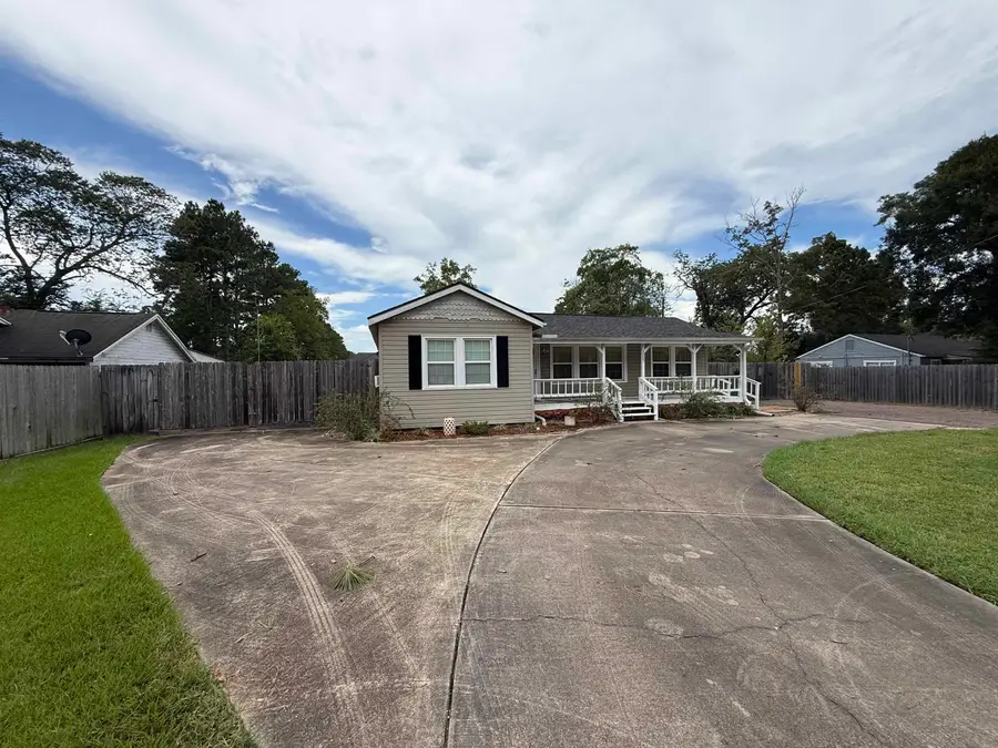 3005 W Lucas Dr, Beaumont, TX 77706 - #3