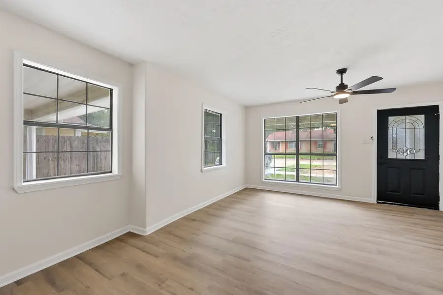 906 Montrose, Port Neches, TX 77651 - #2