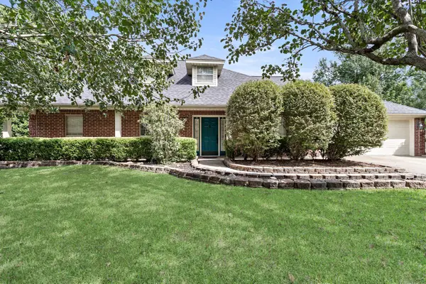 128 Greenleaf DR, Lumberton, TX 77657