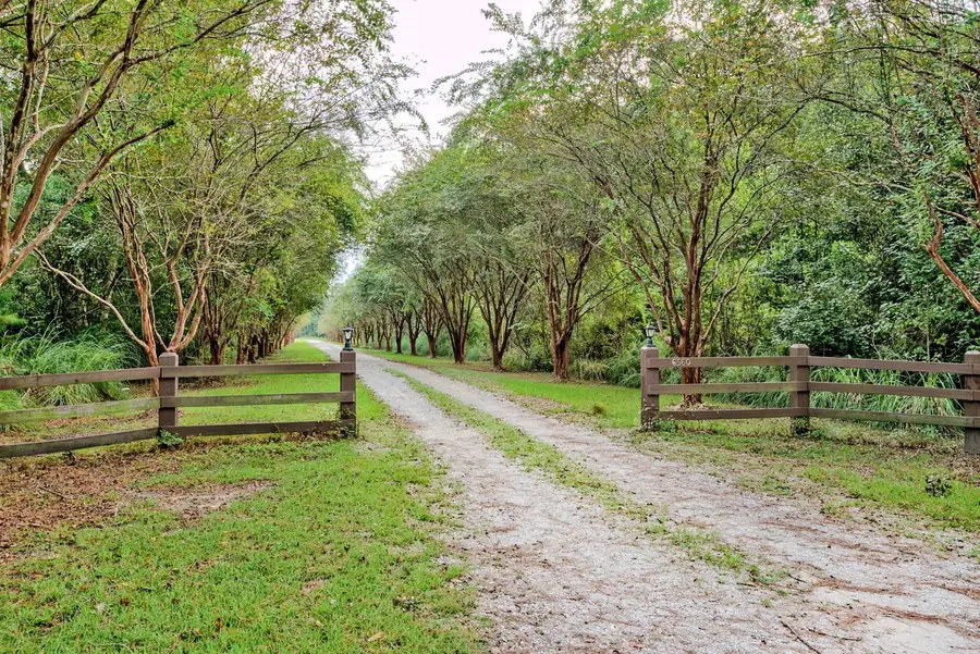 6560 Keith Rd, Lumberton, TX 77657 - #2