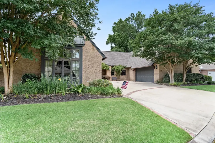 19 WATERFORD DR., Orange, TX 77630 - #3
