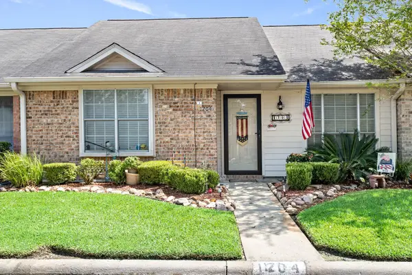 1204 Glen Meadow, Beaumont, TX 77706
