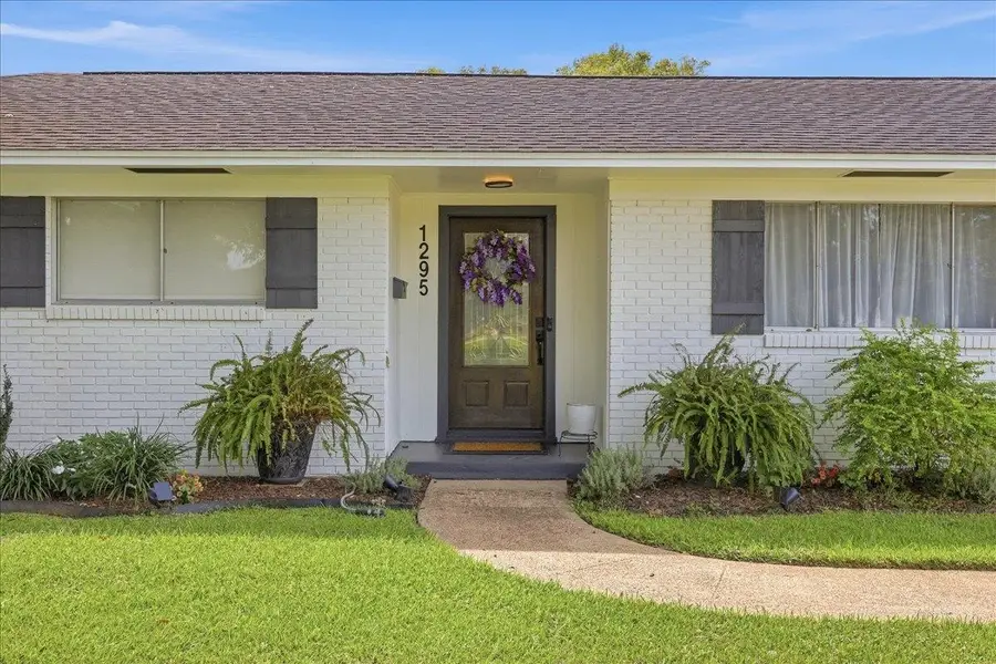 1295 Sandwood Ln., Beaumont, TX 77706 - #2
