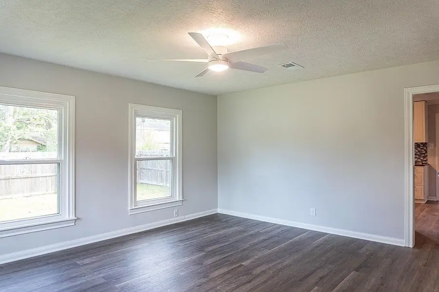 2290 N 23rd St, Beaumont, TX 77706 - #3